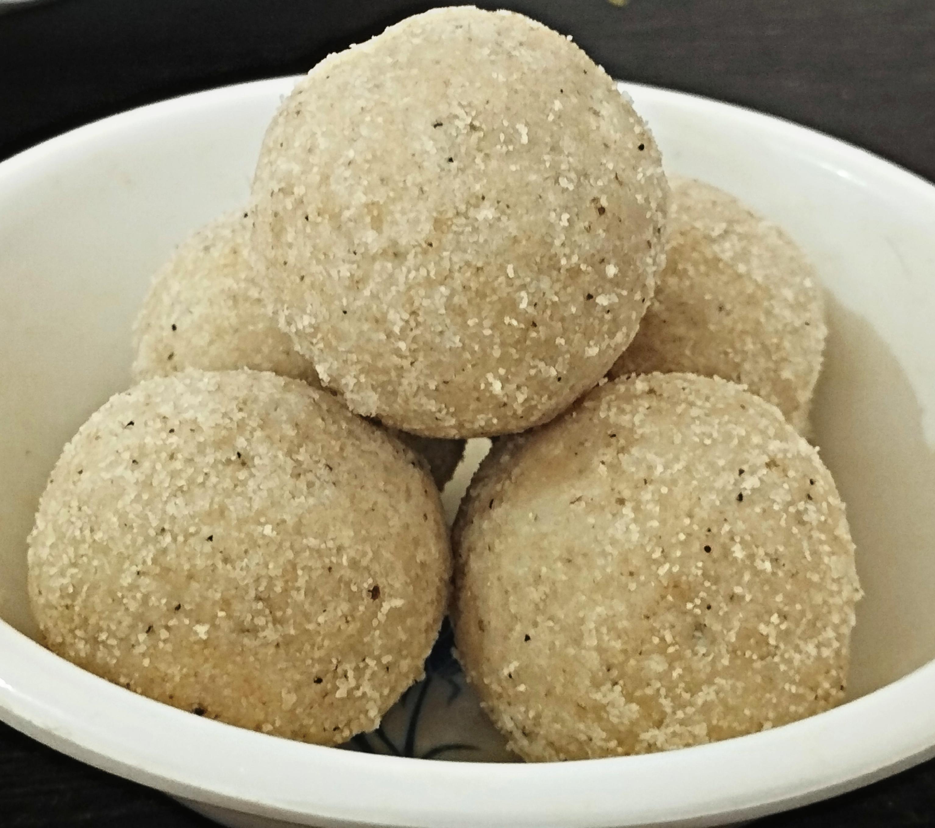 Rava Ladoo